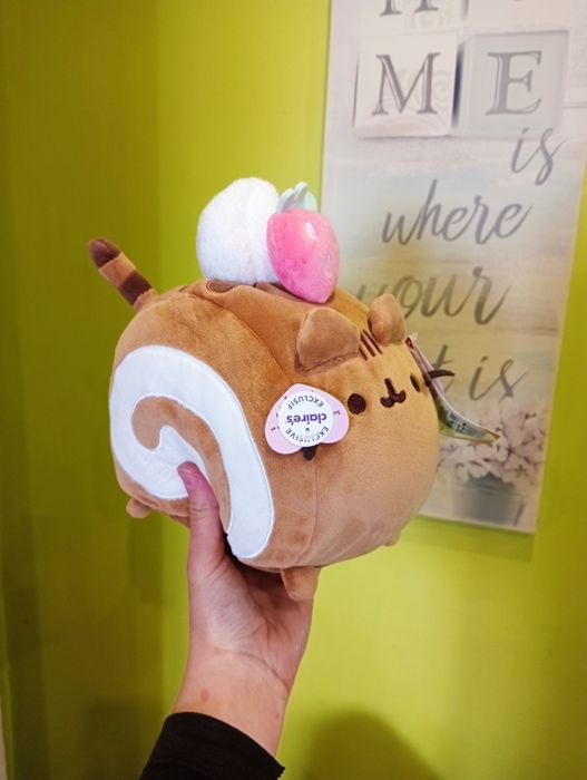 Pusheen eklerka czekoladowa deser ciastko rolada maskotka