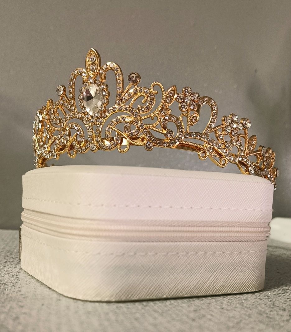 Diadem złoty tiara korona ślubna na grzebykach