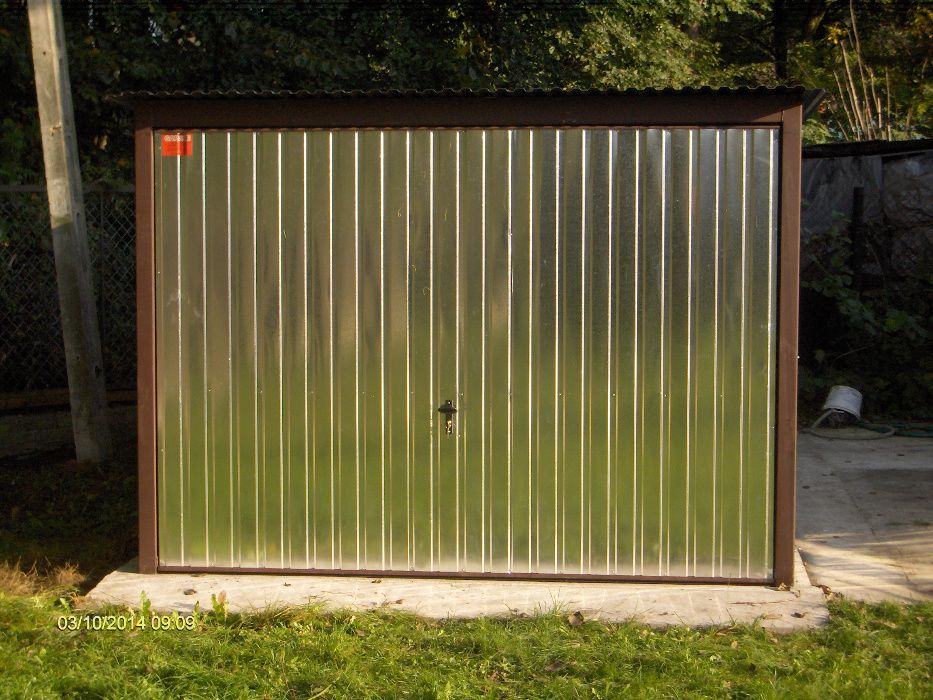 Garaz Blaszak 3x5 z bramą uchylną