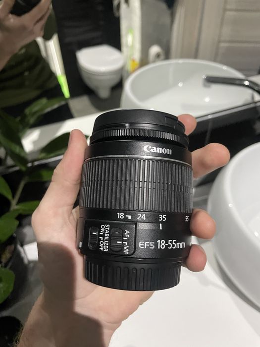 idealny stan obiektyw canon efs 18-55 is 2 II f3.5-5.6