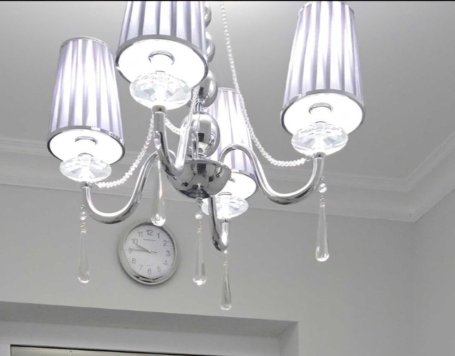 stylowy żyrandol z kryształami