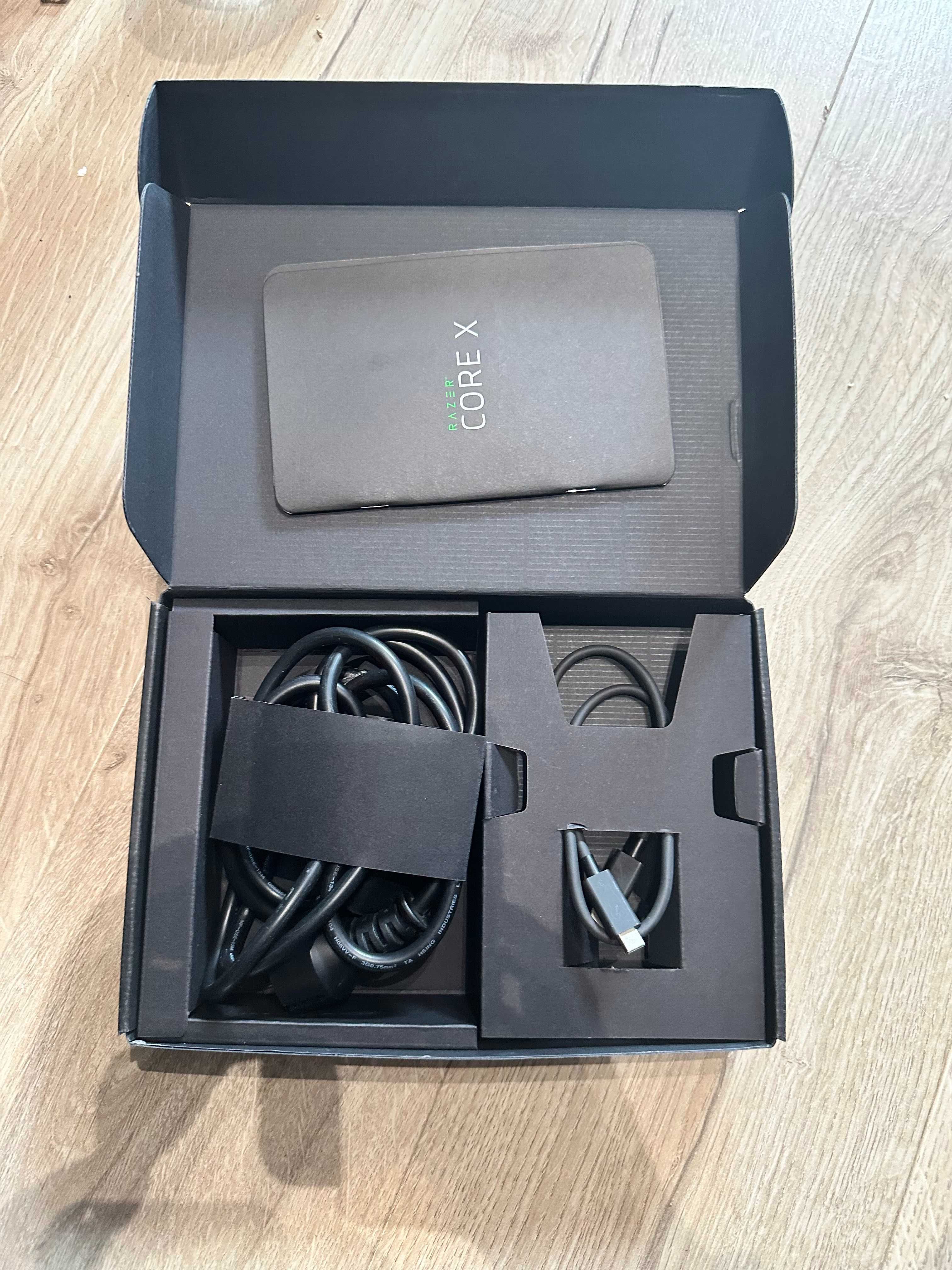 Razer Core X – Zewnętrzna Obudowa eGPU – Thunderbolt 3 – Idealny Stan