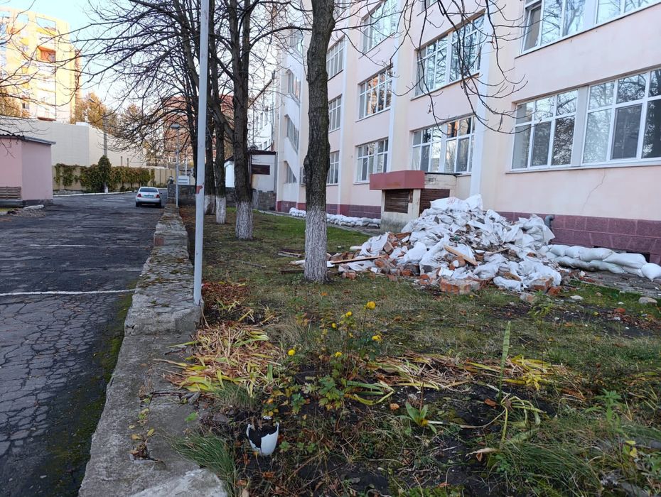 Вивезення будсміття , хламу