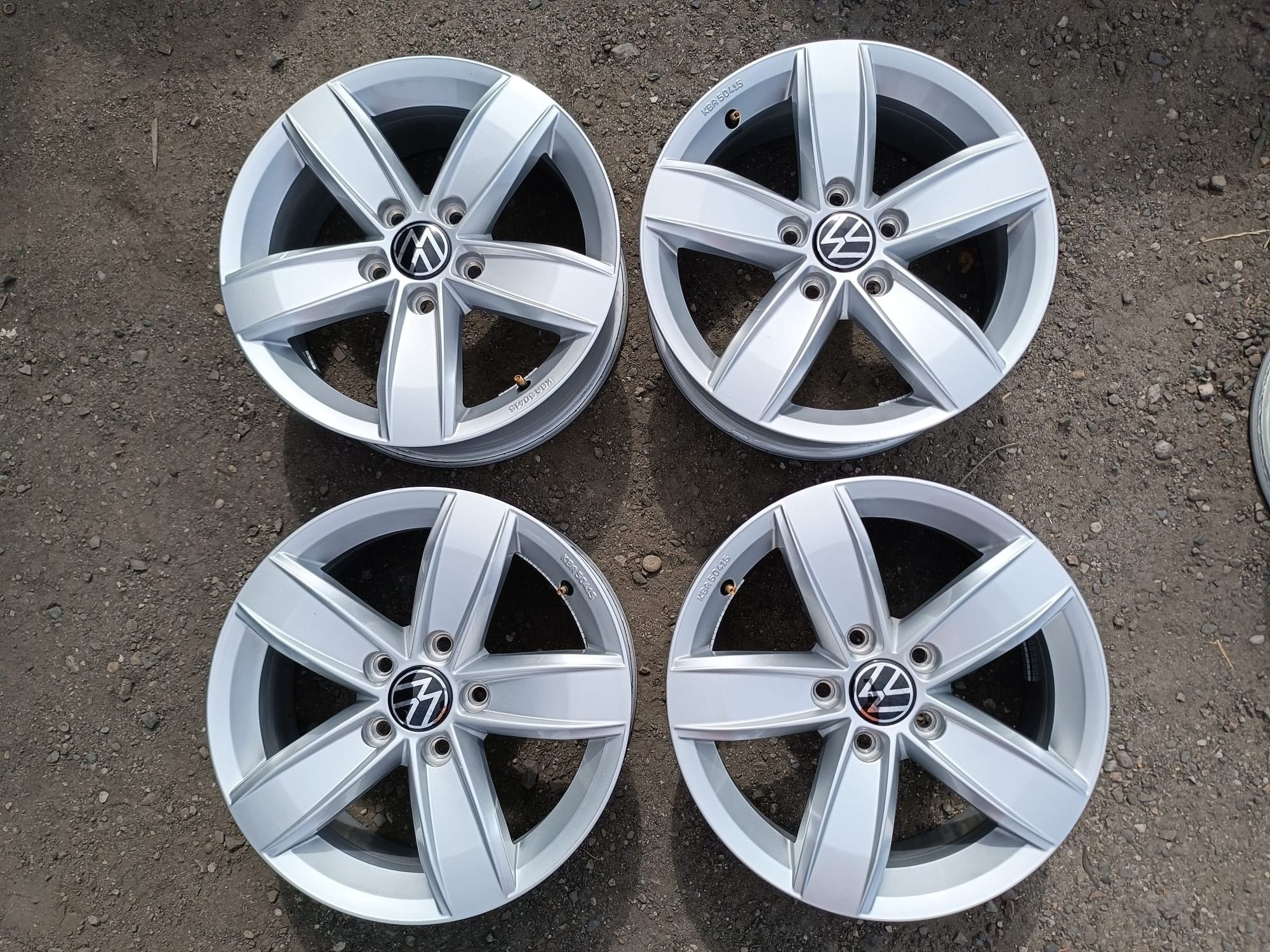 Alufelgi 16 VW Troc Caddy Golf Passat Jetta Eos Sharan T4 5x112 ET43