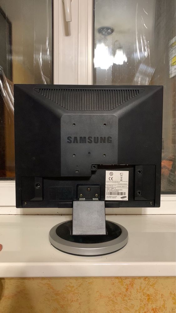 Монітор Samsung 730BF