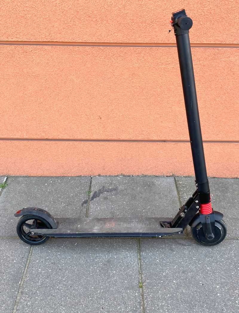 Hulajnoga elektryczna Revoe Street Motion Tech II 250 W 25/Kmh