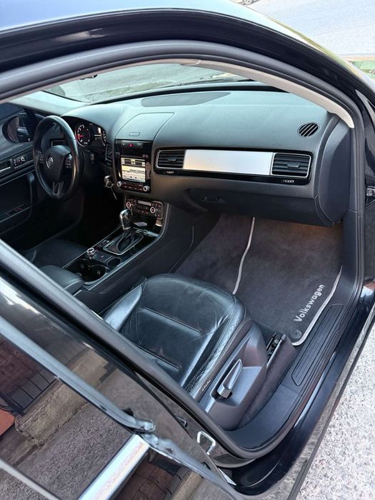 Volkswagen Touareg II 3.0 tdi . Можлива доставка по Україні.