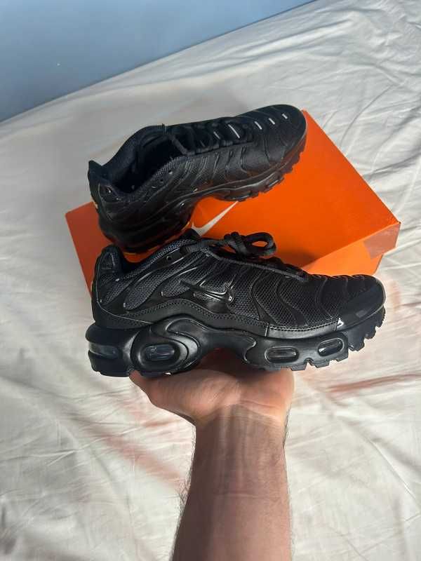 Sneaker Essential Nike Air Max Plus TN in Classic Black 46