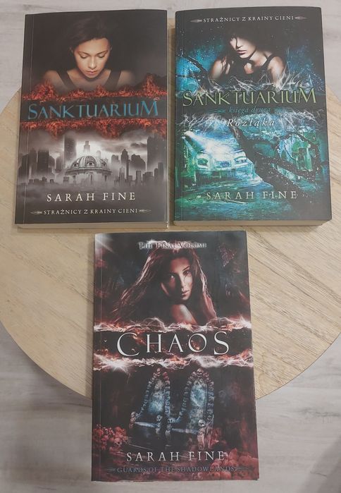 Zestaw książek Sanktuarium Sarah Fine