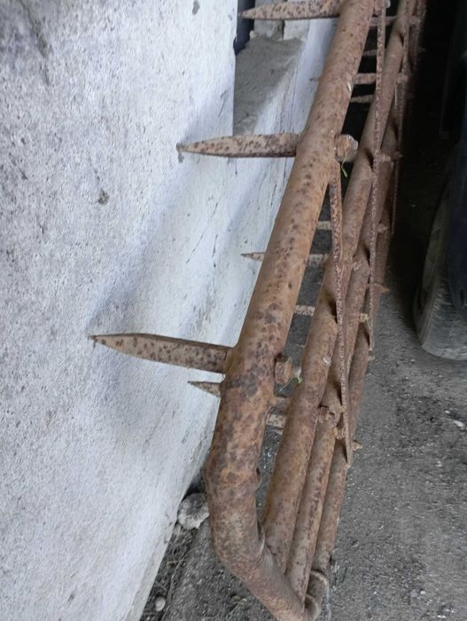 Grade de bicos antiga