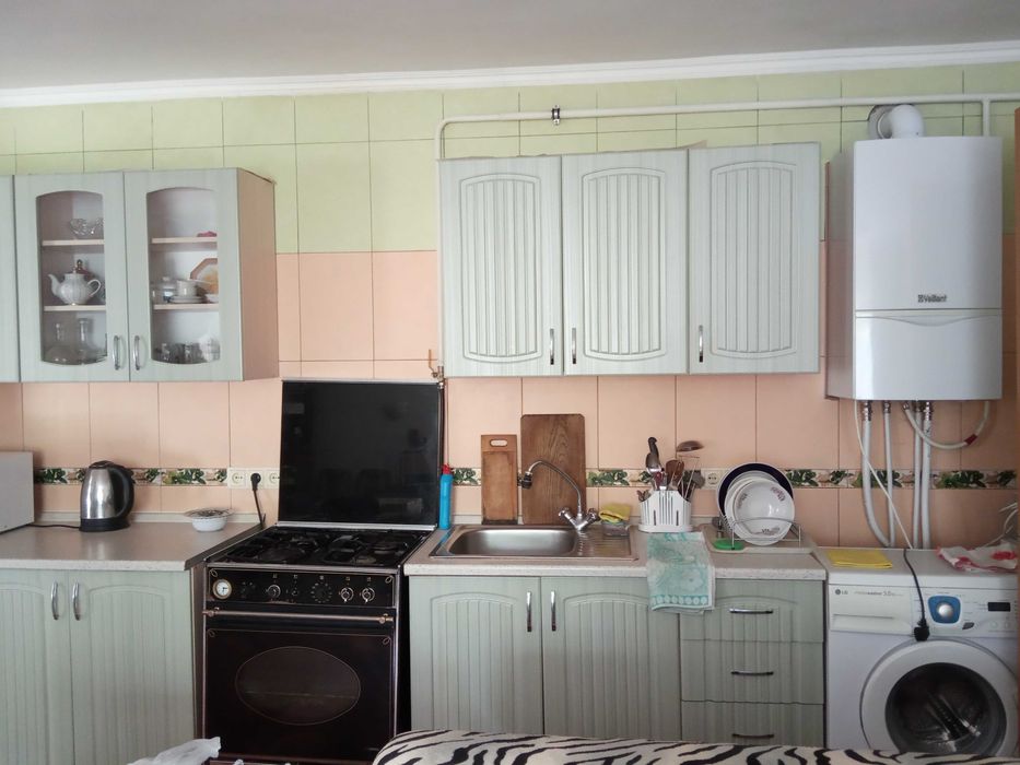 Отдельный дом, 20 мин. пешком - ст.м. "Теремки"