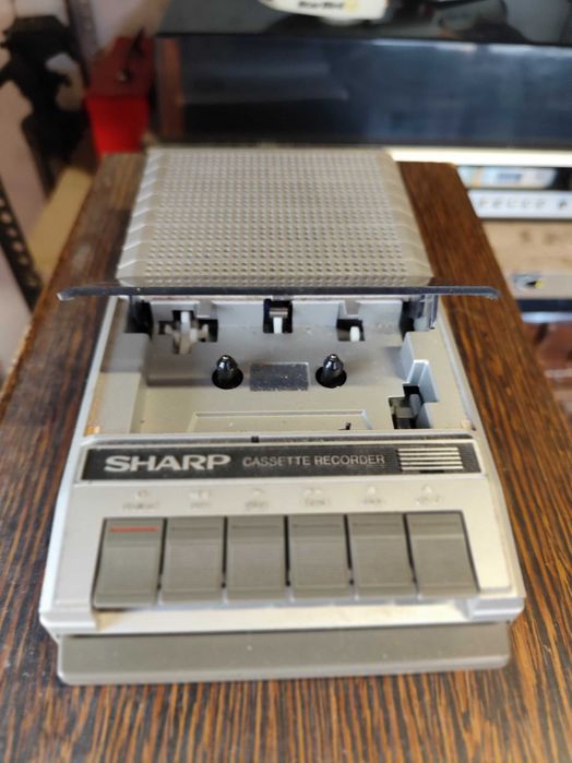 Gravador leitor de cassetes Sharp Clássico