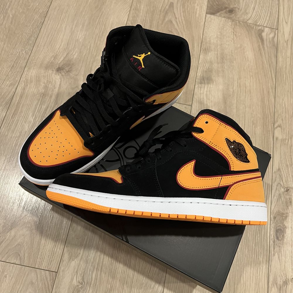 Nike - Air Jordan 1 Mid Se