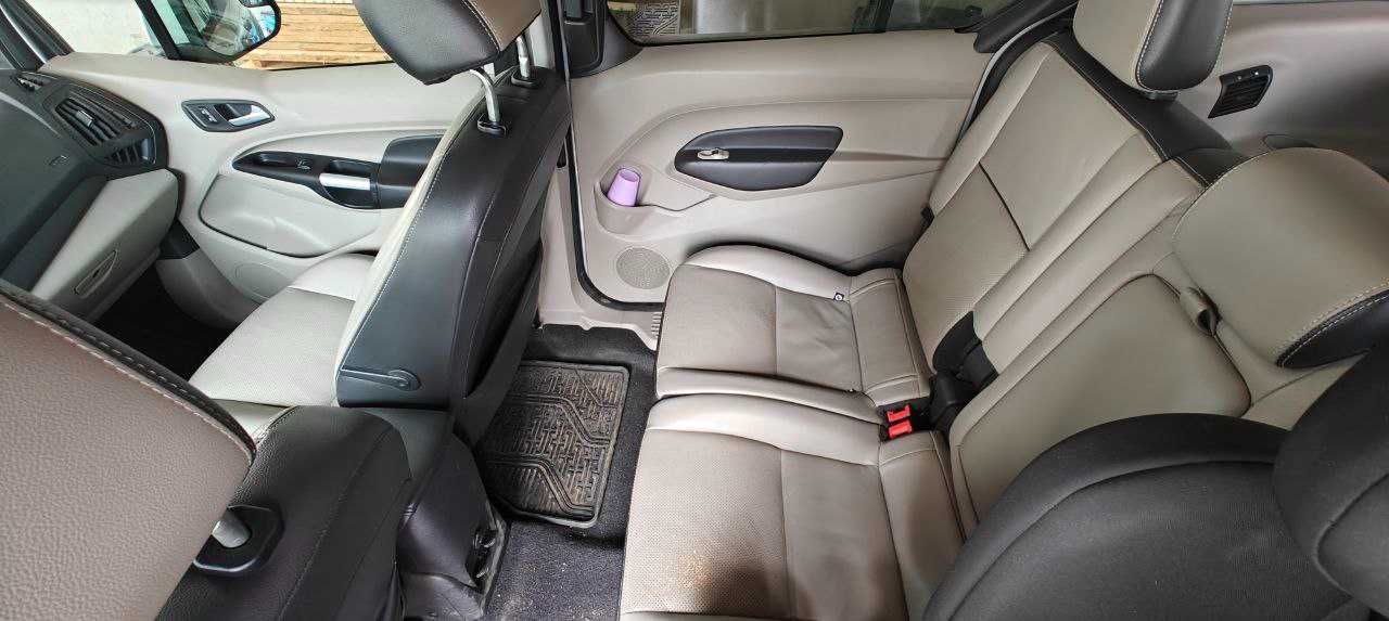 Ford Transit Connect Titanium