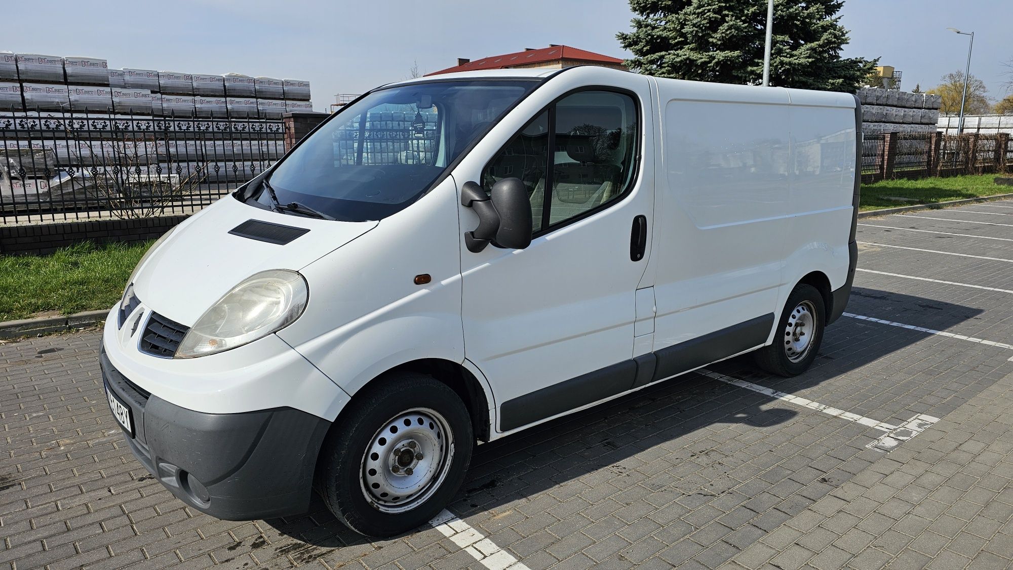 Renault Trafic 2009 2.0 dci 90 KM hak