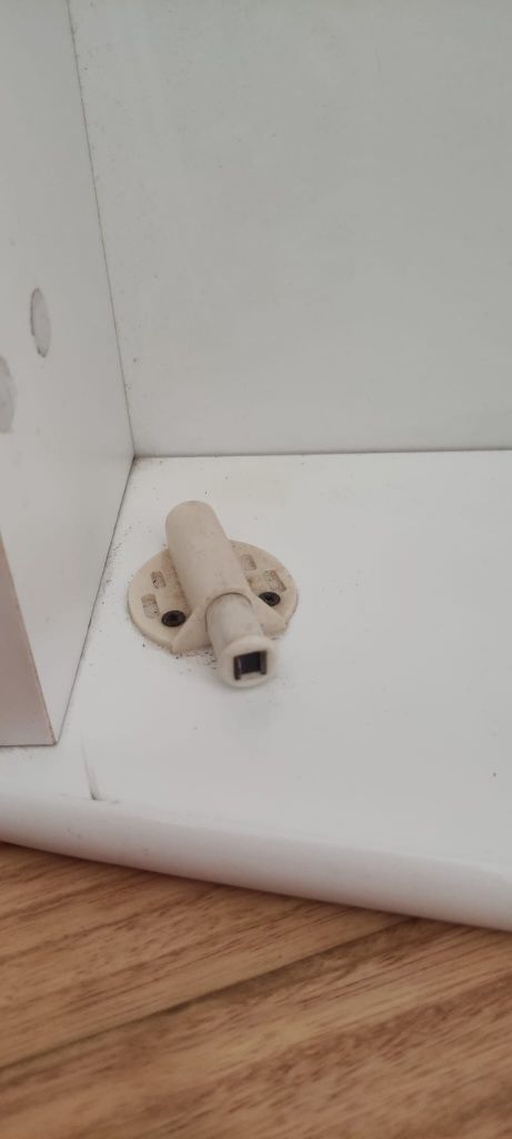 Espelho de casa de banho com arrumação