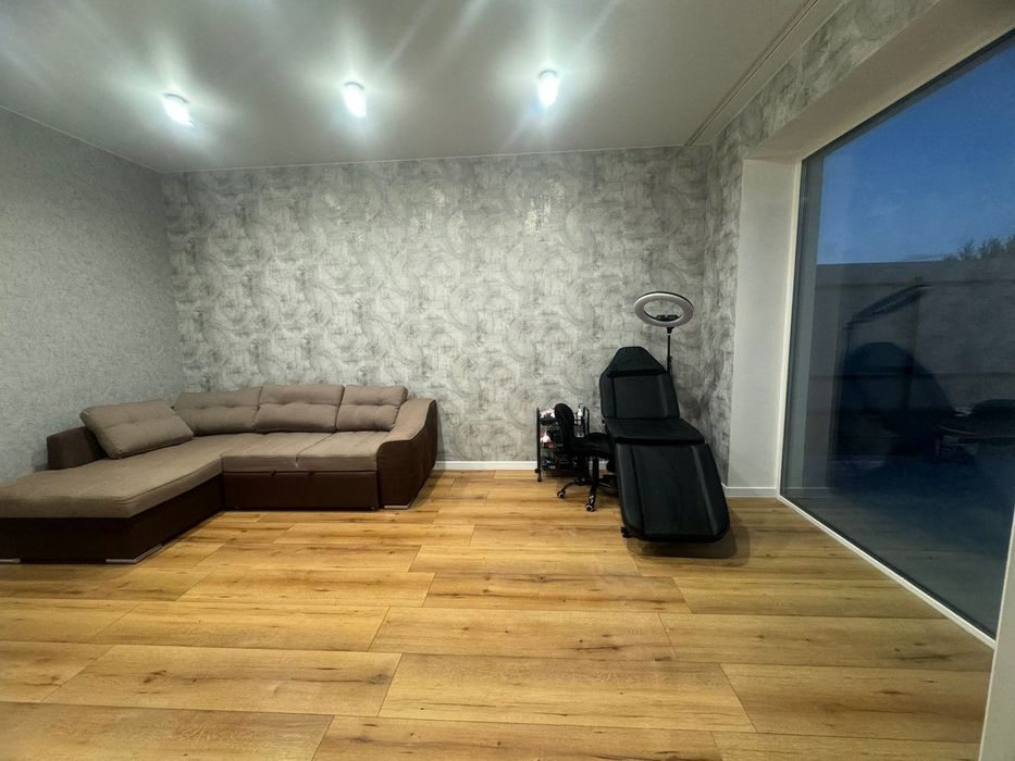 Сучасний сімейний будинок