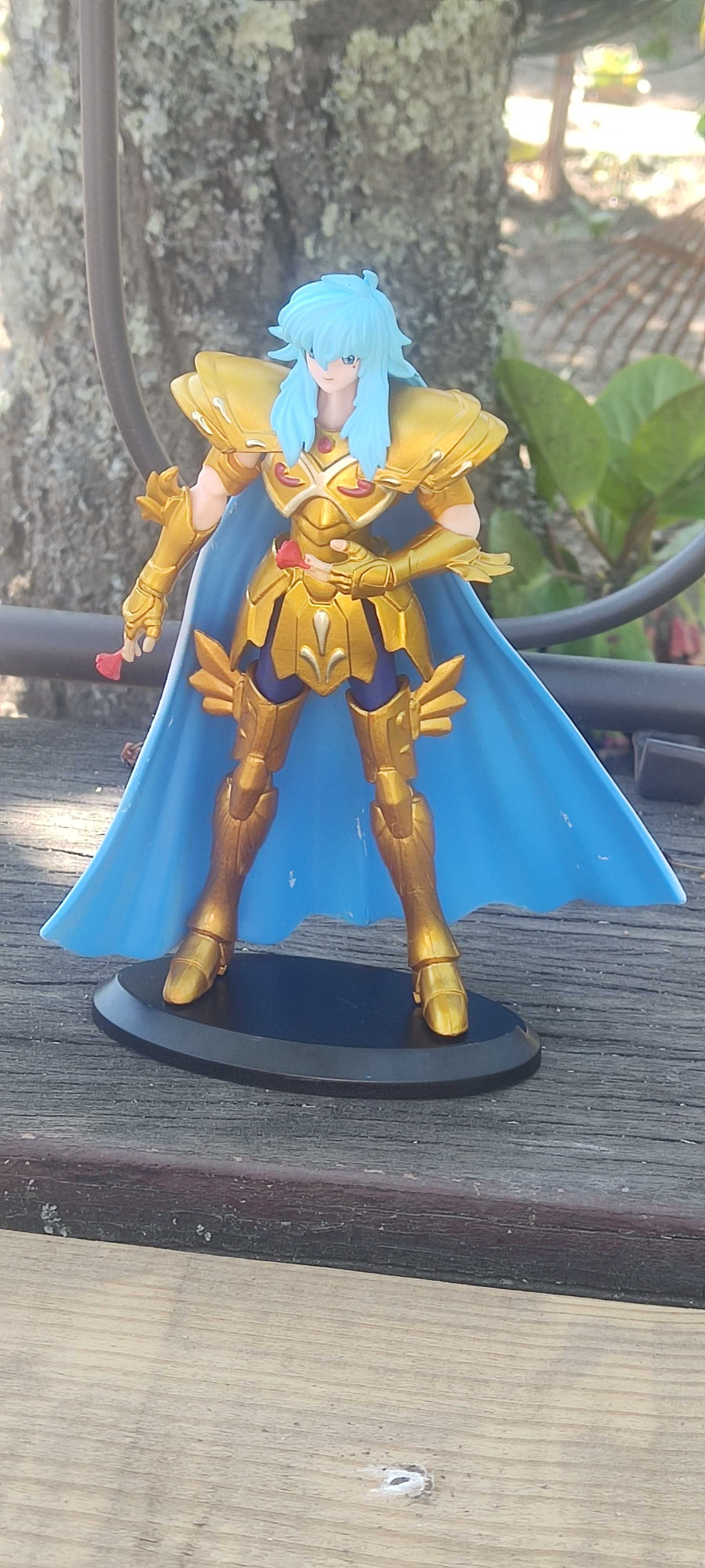 Figuras e estatuetas Saint Seiya em PVC (Cavaleiros de Ouro)