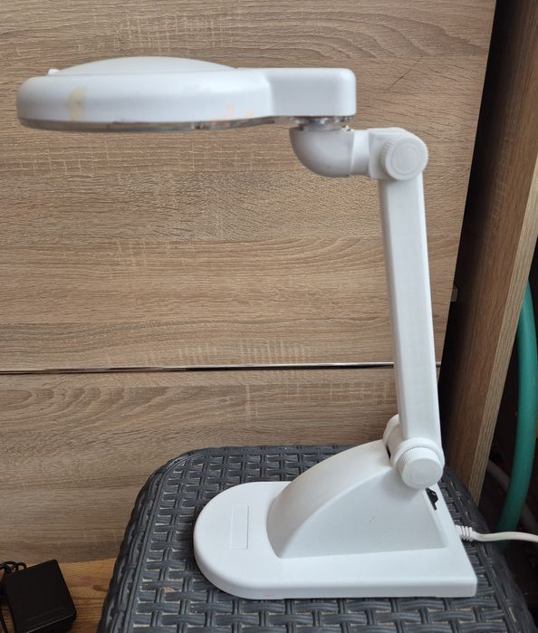 Lampa, lampka, lampa led, szkło powiększające
