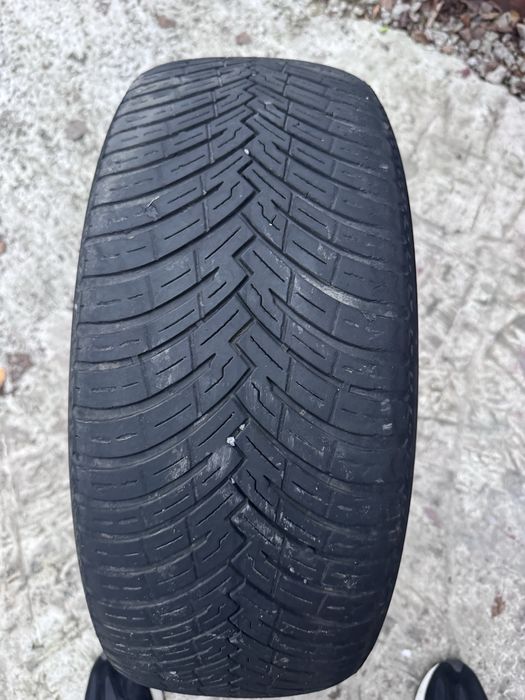 Всесезонна гума pirelli 215/50 r17
