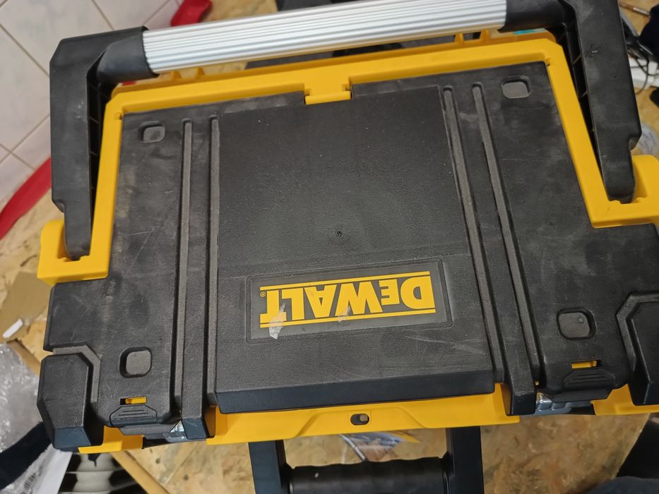 Skrzynka narzędziowa DeWalt TSTAK 2 częściowa
