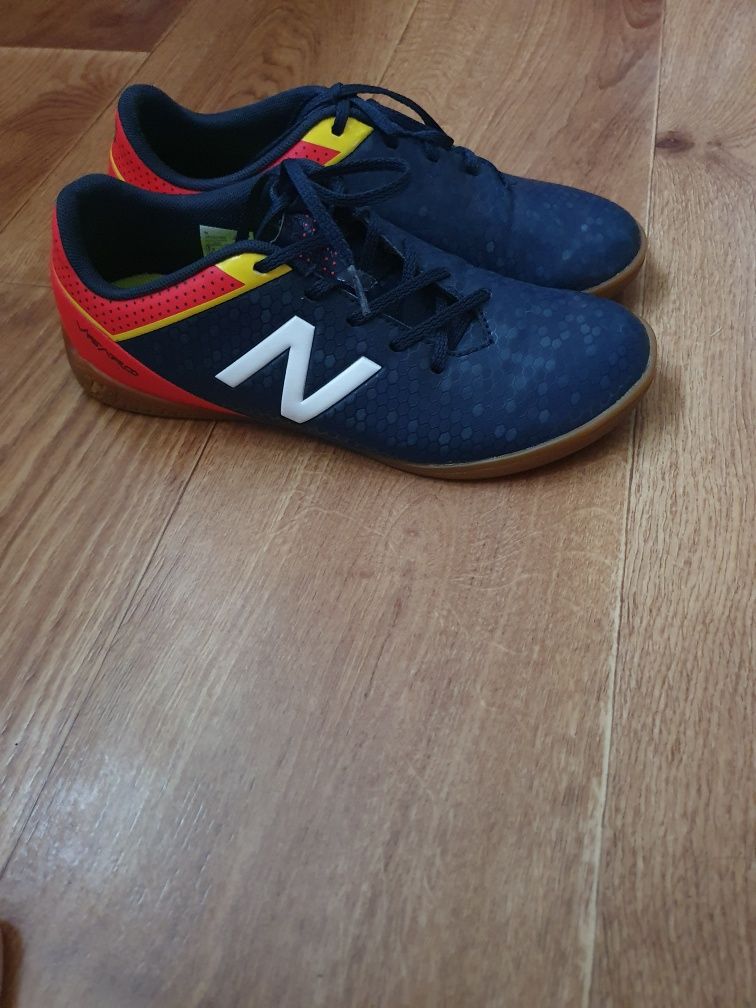 Buty halowki new balance