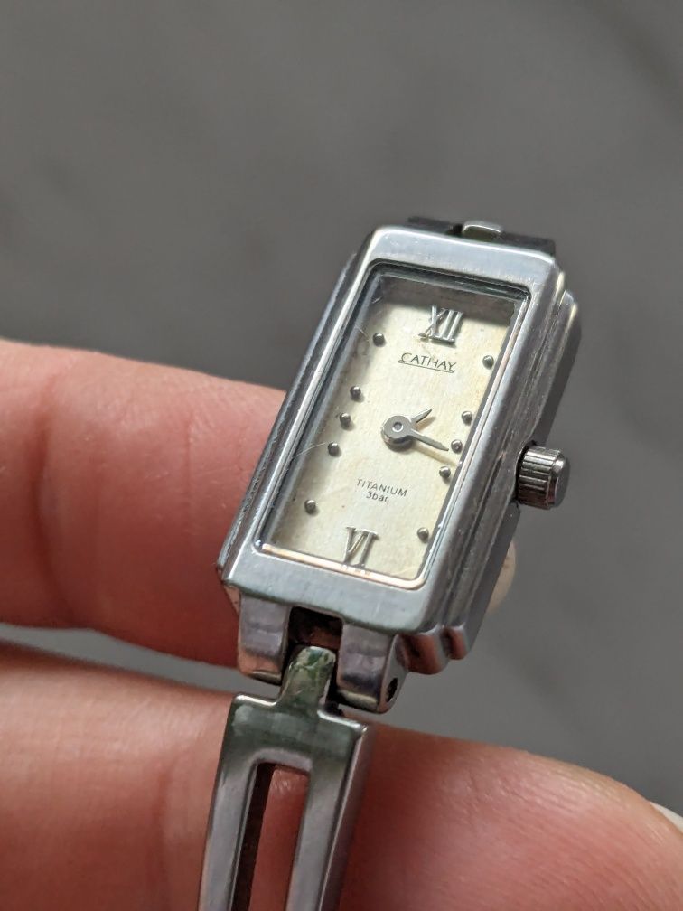 Mini zegarek z tytanu