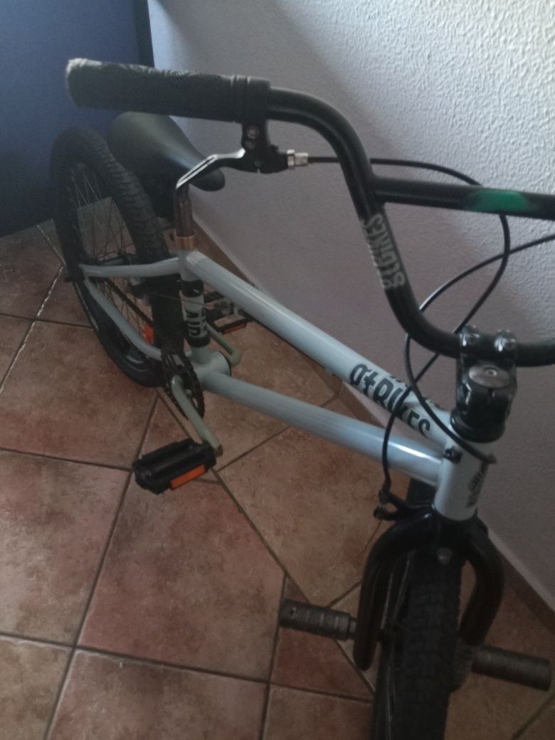 Bicicleta roda 20 BMX