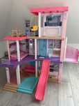 Domek Barbie Dreamhouse Deluxe willa z basenem