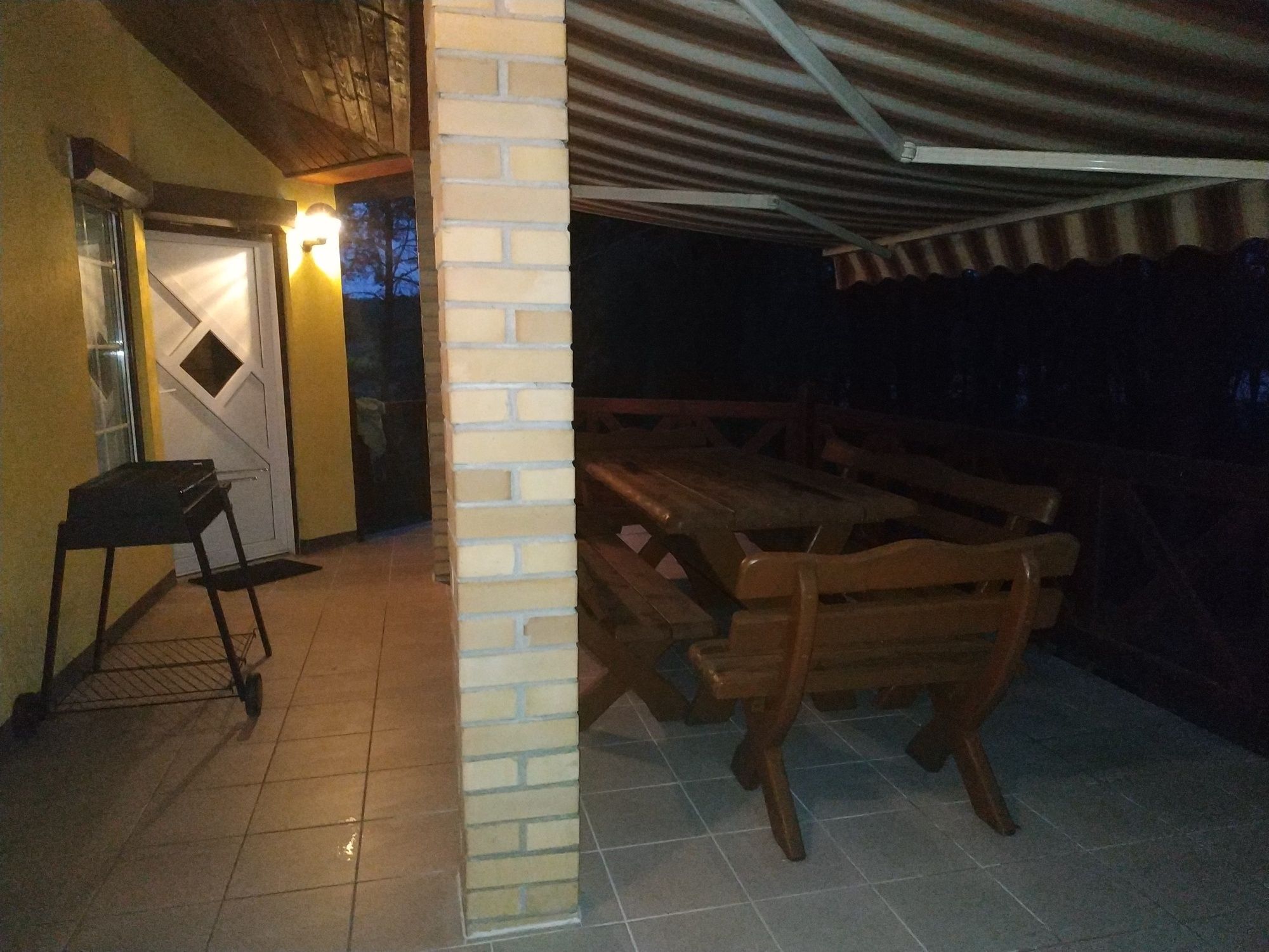 Domek nad jeziorem