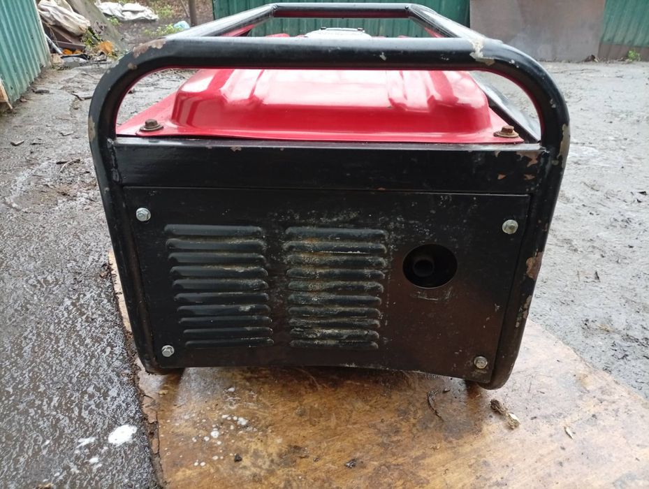 Генератор бензиновий 5000w