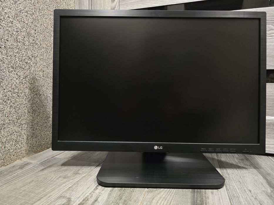 Монітор 22" дюйми
