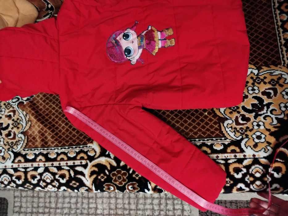 Продам куртку на дівчинку