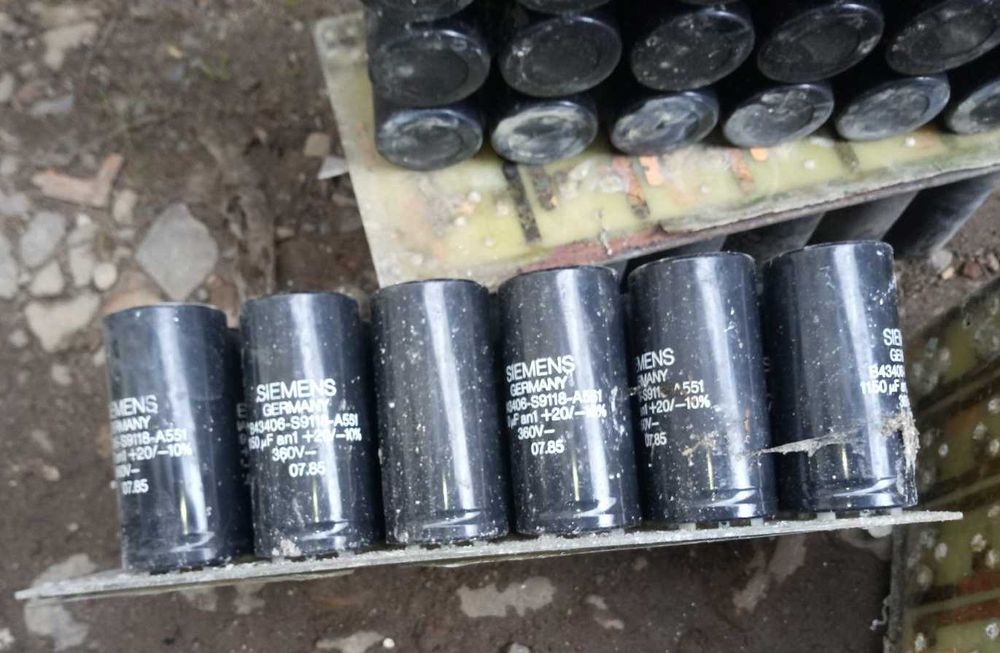 блок конденсаторов на плате б.у. 18шт .. 11150мF 360v