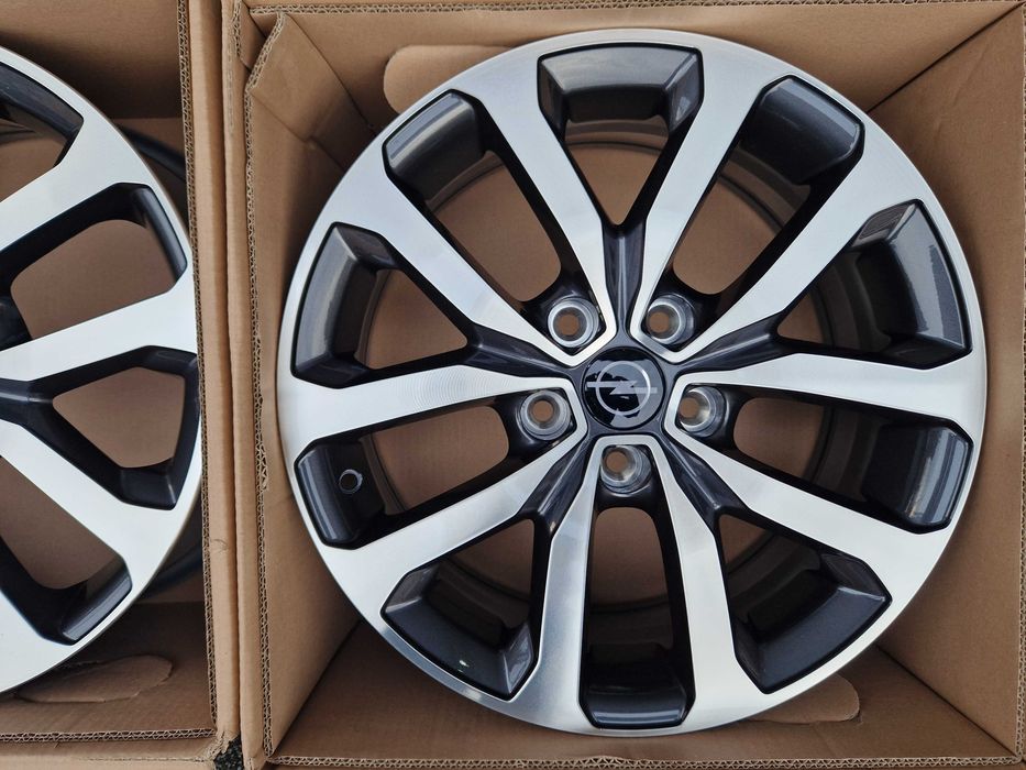 Felgi 17" OPEL Vivaro 5x114,3