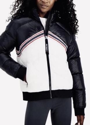 Пуховик женский Tommy Hilfiger Sport Performance XS-S