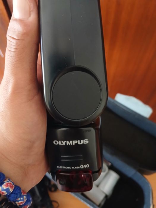 Câmara Olympus Analógica + Flash G40 + Bolsa