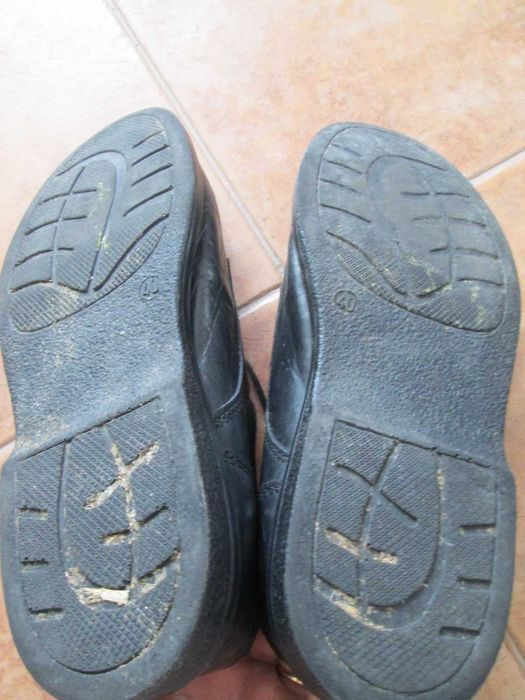 Postal de aniversario e sapatos homem 40