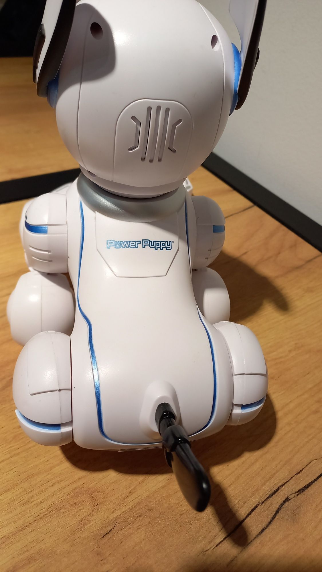 Pies-robot Power Puppy zdalnie sterowany