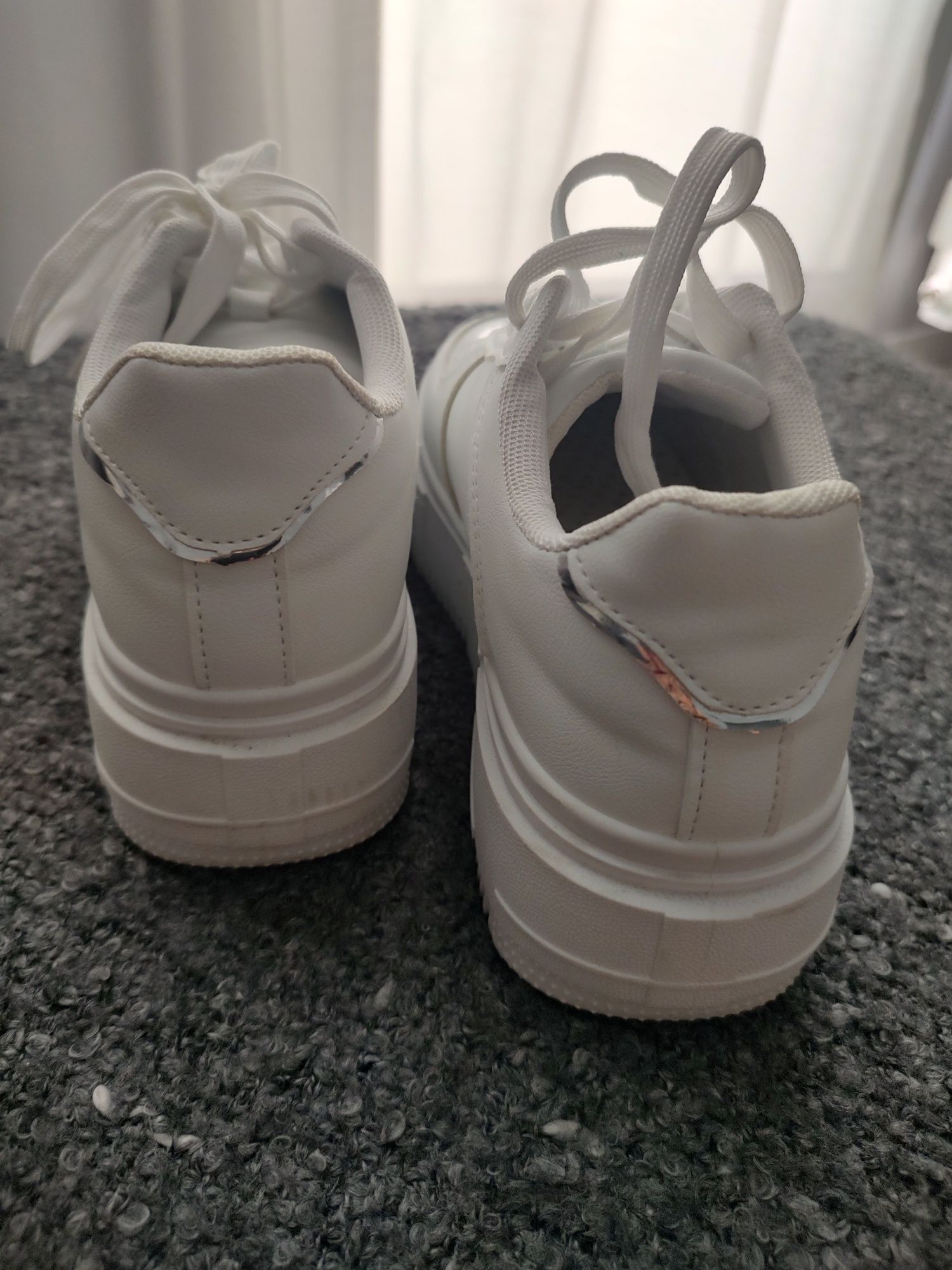 Buty sneakersy białe Sinsay róż.37