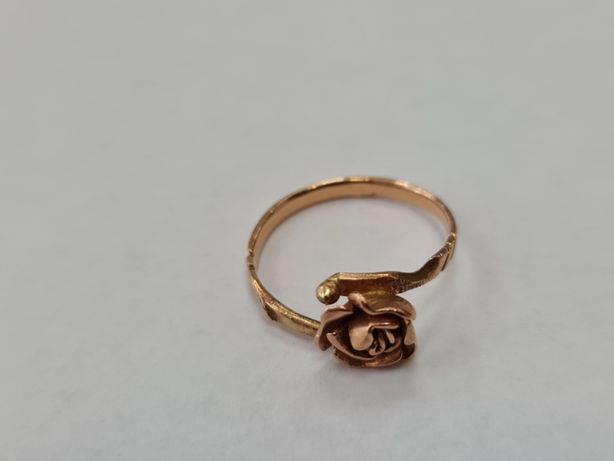 Wiekowy złoty pierścionek damski/ 585/ 2.24 gram/ R14/ Lite złoto