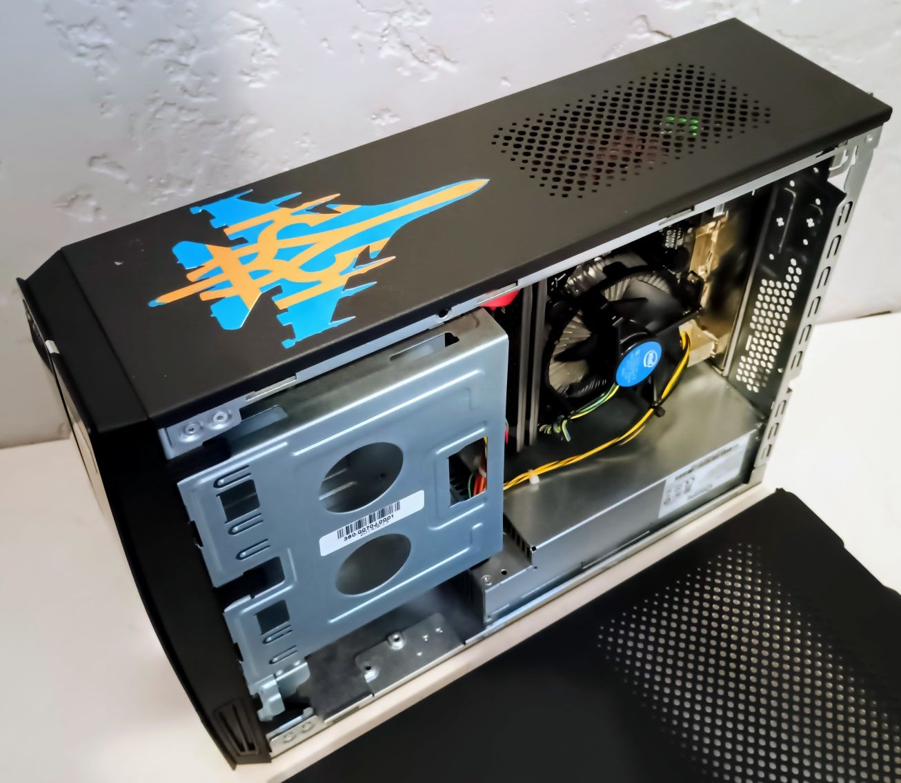 Ігровий міні ПК (s:1151 i3-7100, 8ram, ssd, hdd, 1gb ddr5 video)
