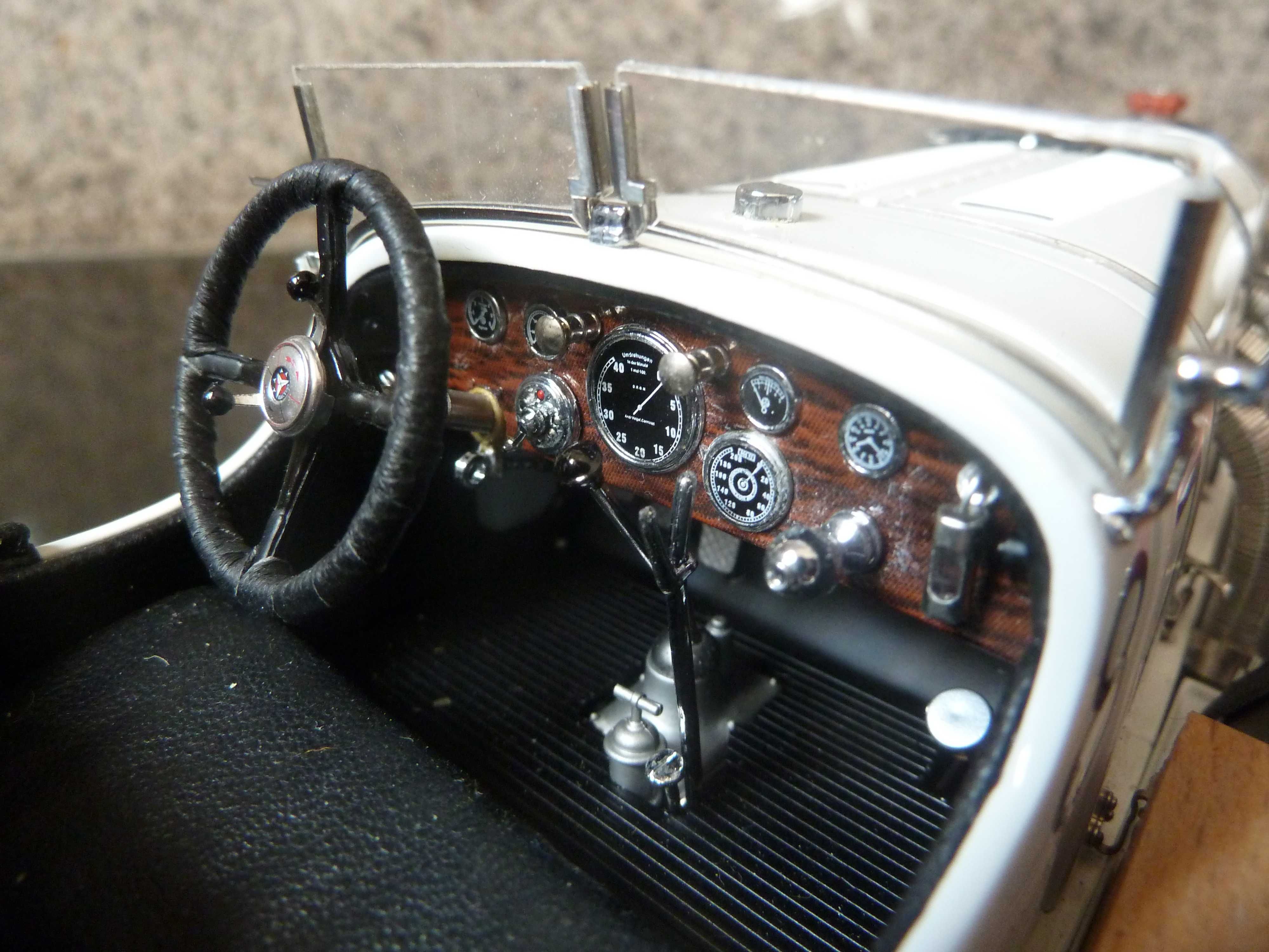 1:18 CMC, Mercedes Benz SSKL, Mille Miglia 1931, AutoArt, Minichamps