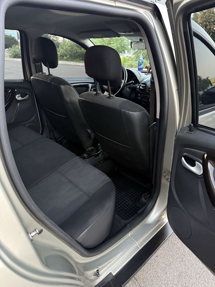Продам Dacia Daster 1.6GBO