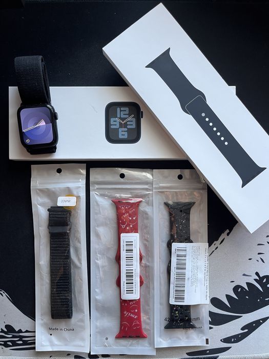 Apple Watch SE 2 (44 mm) GPS | Bateria 94% | Zestaw pasków