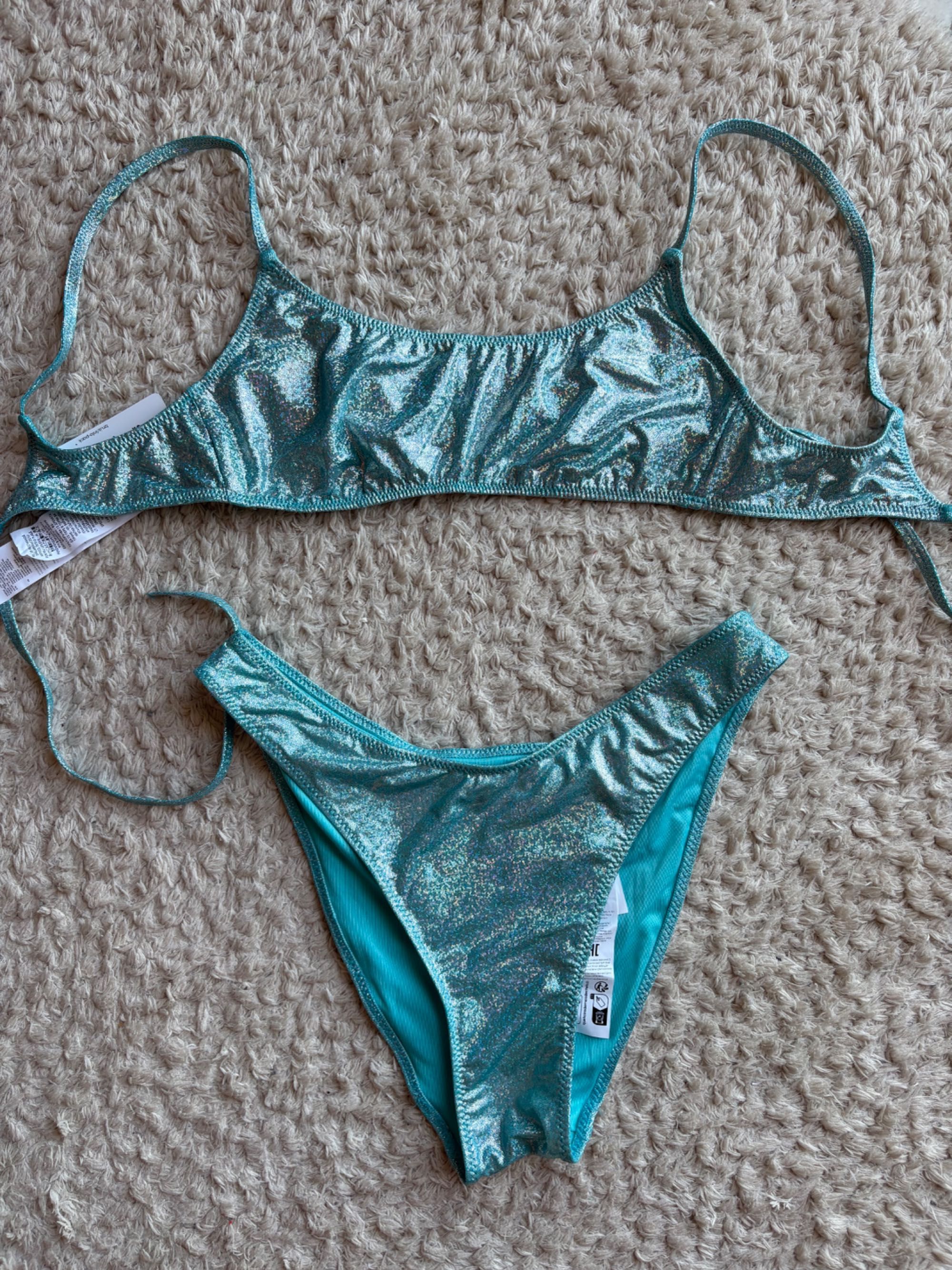 Розпродаж купальників Calzedonia/Tezenis