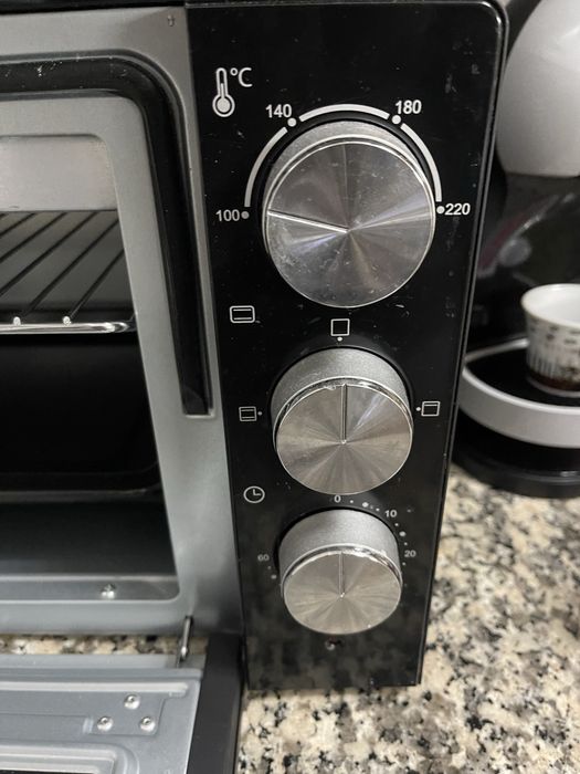 Forno como novo, em nom estado.