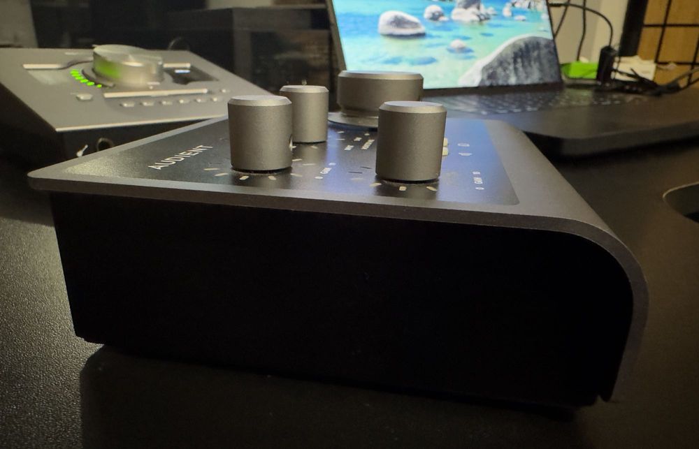 Звукова карта Audient ID4 MKII