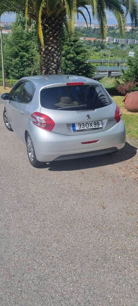Peugeot 208 Allure