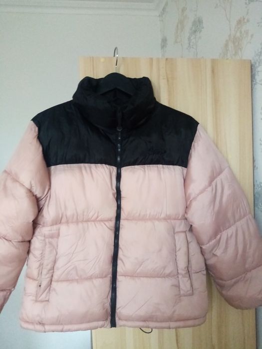 Продам женскую куртку